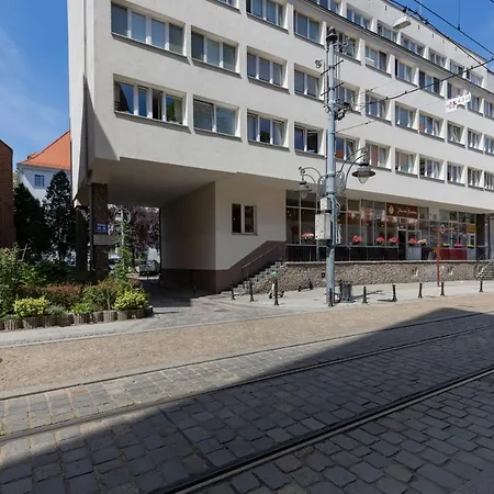 Apartment Ossolineum Old Town By Renters